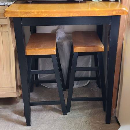 5-Piece Counter Height Square Dining Table Set 1