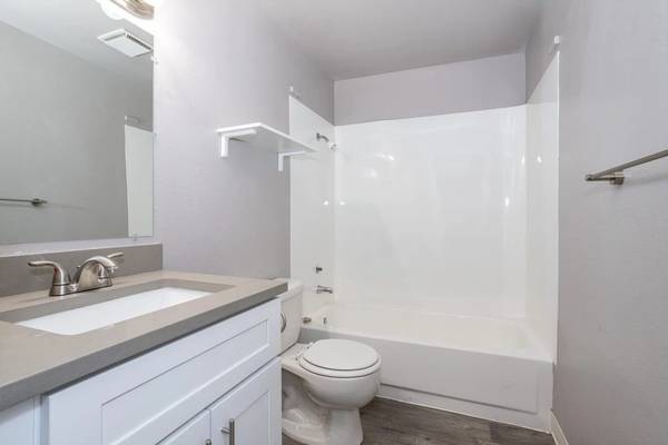 $1,765 / 2br - 900ft2 - Your Puyallup dream spot! 2 bed, 1 bath - Take a peek. (Puyallup)63799881727873124