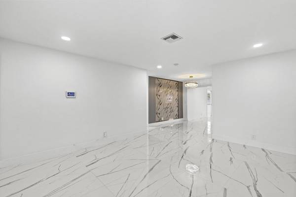 $425,000 / 3br - 1651ft2 - 3 Beds 2 Baths House (Riviera Beach)63825130655491121