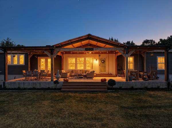 Relocatable Custom 4/3 Residential Home – 2,280 sq ft -- Must Be Moved 1