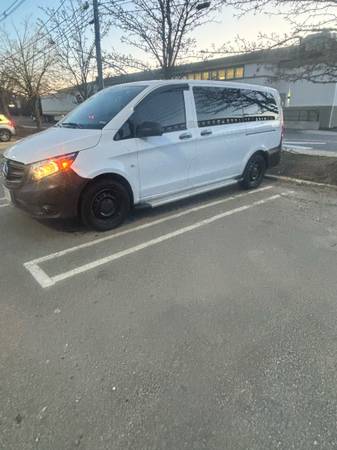 Need a ride to and from the Airport, or anywhere else ? 6 passenger 2023 van (Salem)64141786034177120