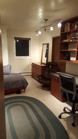 Habitación amueblada de $890 en ladera baja con servicios incluidos64014174208130123