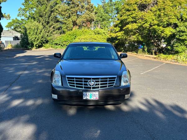 2009 Cadillac DTS | 1 dueño | Título limpio - $5,499 (Portland)63618518745857121