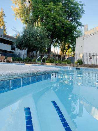 $1,750 / 2br - 968ft2 - Quick before my competition deletes my post LOL  🤣🤣 2bed 1bth (Modesto)63970307262211122