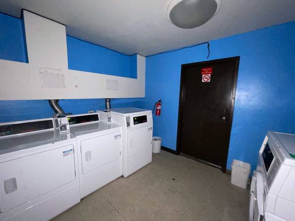 $1,307 / 1br - 750ft2 - On-Site Maintenance, Window Coverings, Pets Allowed (1046 W 26th Ave, Anchorage, AK)63991793785859124