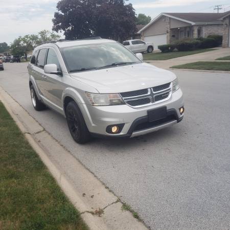 2011 DODGE JOURNEY SXT AWD - $3,500 (Calumet city)63494230081537121