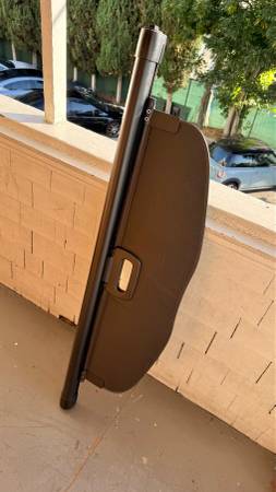 Jeep Cherokee Cargo Screen / Trunk Cover (2014-2019) 1