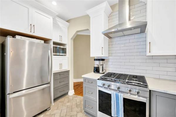 $2,235 / 2br - 1400ft2 - Renovated 2/2 with Bonus Space (Tampa, FL | SUWANEE HEIGHTS)63976137572099121