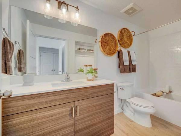 $1,299 / 1br - 624ft2 - Open-Concept Living Areas, Programmable Thermostats and Lights (Herriman)63670972843523122