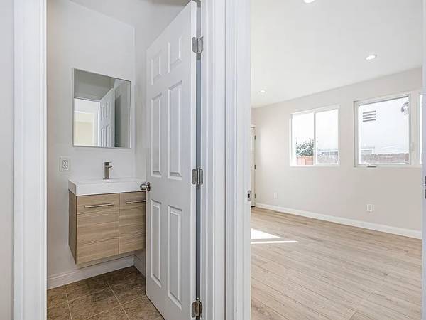 $1,025 / 1br - Freshly renovated 1-bedroom, 1-bathroom apartment! (palo alto)63943766932739123