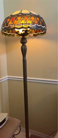 Vintage tall lamp without large shade/resting on top not attached. 1
