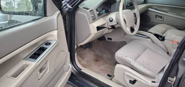 2005 Jeep Grand Cherokee Laredo 4x4 SUV - $3,900 (Staten Island, New York)63614430014211122