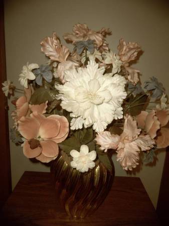 SILK FLOWER ARRANGEMENTS (LIKE NEW) 1