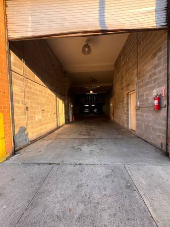 $600 Monthly or long term Indoor parking (two spots available (Astoria (Ast (Astoria)63854288435459121