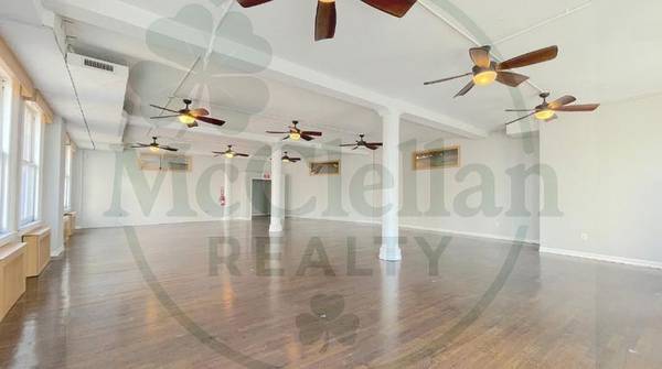 $20,383 / 4796ft2 - Excelente espacio para un estudio de yoga con mucha luz natural, pisos de madera dura (Greenwich Village)64212277682435120