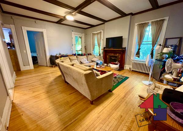 $2,400 / 2br - Great 2 Bedroom--heated! Avail. 6/1/26 (Burlington)63992934493954121