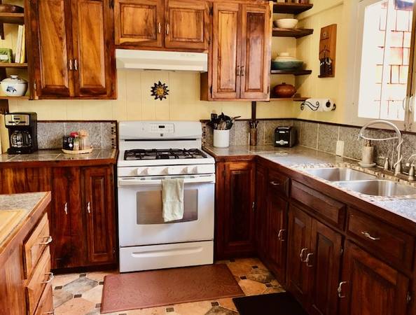 $2,600 / 3br - Beautiful Furnished Farmhouse Retreat in Volcano Village (Volcano Village)63686672560769124
