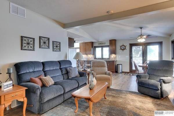$952 / 1br - 784ft2 - Updated 1BR Home for Rent with Workshop & Fenced Yard (Fremont)63681695512705122