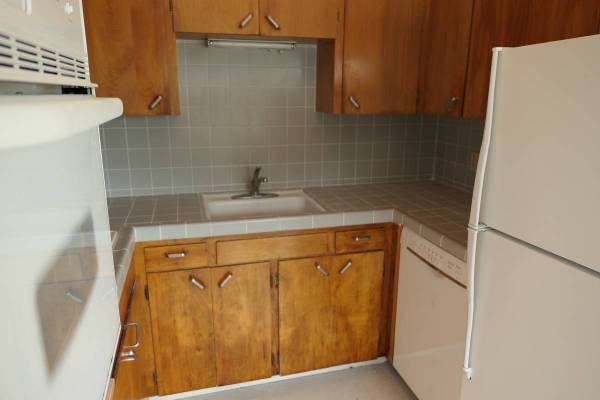 $1,695 / 1br - Ballard 1 bd - Glen Ellyn ~ Close to shops and restaurants! (Ballard)63659695947011122