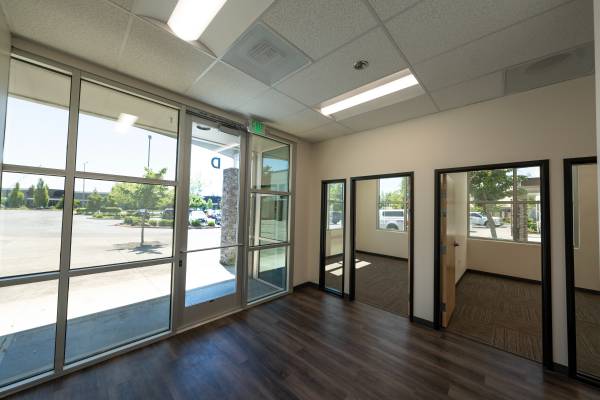 $2,148 / 2527ft2 - Almacén Airport Way (17721 NE Riverside Parkway)63914737689986121
