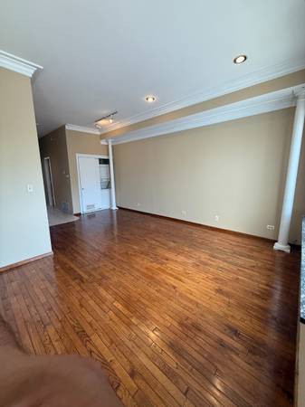 $1,600 / 1br - 900ft2 - 451 N Western Ave Apt 2 (Chicago)64041646487937122