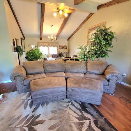 Couch / Sofa 1