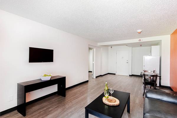 Microwave, Free Premium Cable TV, Free Utilities 1