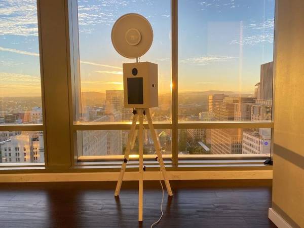 WANTED Photobooth Attendants - Weekdays/Weekends/Evenings (Portland/Vancouver)64171224075778120