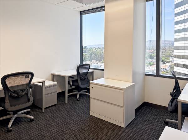 $308 Escritorio en Coworking Disponible Ahora - ¡Reserva un Recorrido Hoy! (Los Ángeles)63774416797315122