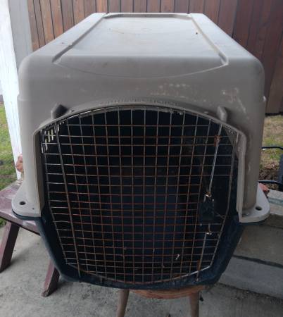 Extra large plastic dog crate. Medium dog cage 1