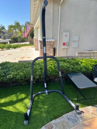 Everlast Heavy Duty Boxing Stand 1