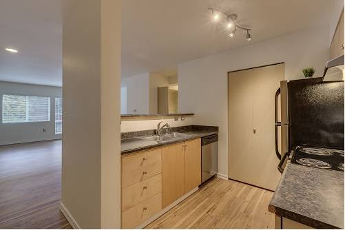 $2,927 / 2br - 931ft2 - Two bedroom one bath  available Now (Eastlake, SLU, Amazon)63934419227522121