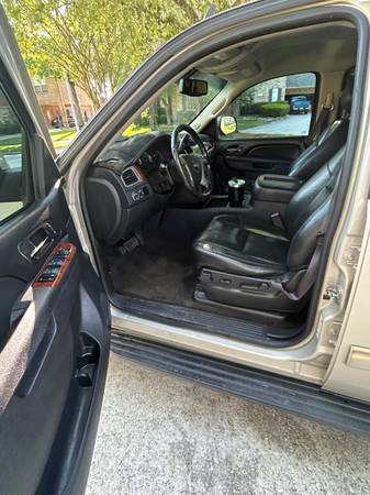 Very Nice 2014 GMC Yukon SLT Clean Title Cold AC Backup Cam Kenwood - $5,50063622315284355124