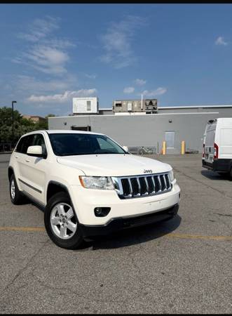 Beautiful Jeep Grand Cherokee LAREDO - $4,800 (Brooklyn)63654711385219120