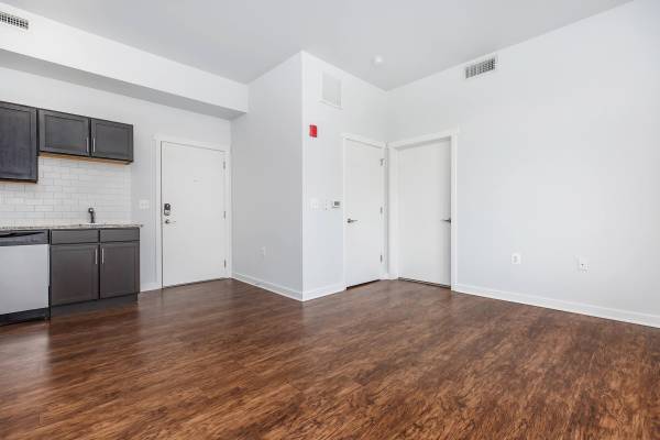 $1,610 / 1hab - 480ft2 - Vida a pie del centro con distribuciones espaciosas y acabados elegantes (24 C St, Laurel, MD)63694446841859121