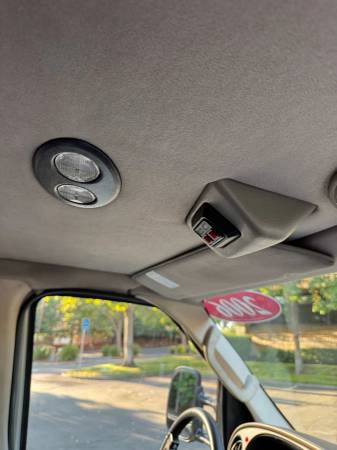 2006 Ford E350 Super Duty - Photo 9