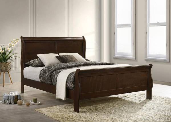 Queen Sleigh Bed 1