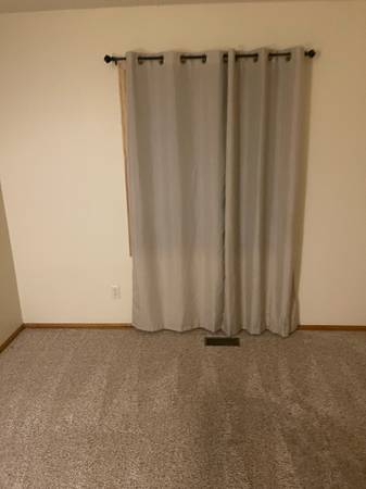 $900 / 3br - SPACIOUS MASTER BEDROOM W/ PRIVATE BATH (Colorado Springs)63658230474881120