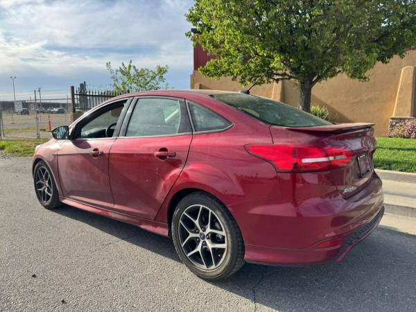 Ford Focus SE Sedán 4D 2016 - $4,900 (Real Deal Auto)63619328370819123