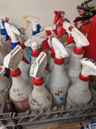 Restaurant spray bottle 1