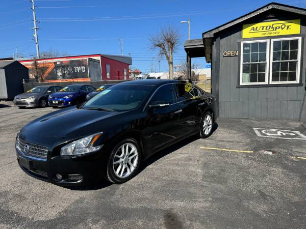 2009 NISSAN MAXIMA - $7,950 (Madison)63621493550465122