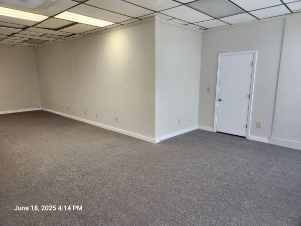 $1,345 / 815ft2 - AVAILABLE NOW Downtown office space Brown's Mall (Gloucester)63996549088003122