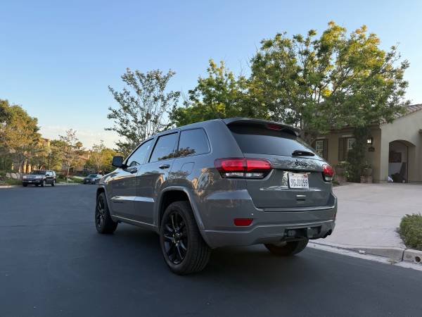 2020 Jeep Grand Cherokee Altitude - $19,800 (Del Sur)63470062014209124