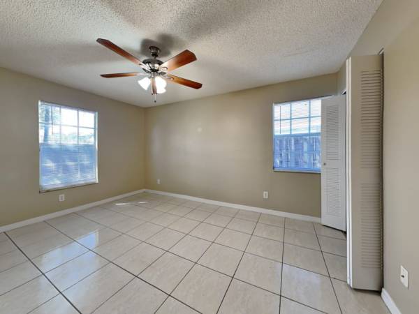 $1,200 / 3br - 1117ft2 - Classy Home (Hollywood)64001846417154124