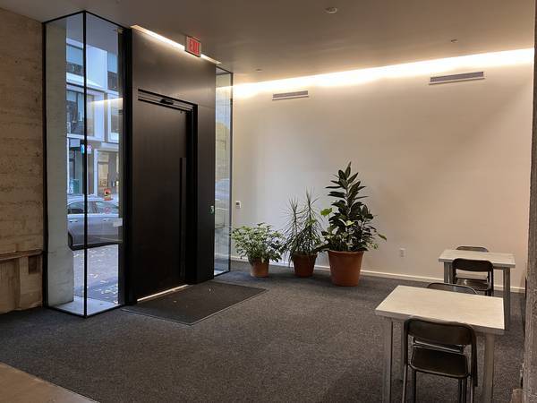 $1,727 / 942ft2 - For Lease 942 RSF | Office, Retail, Practitioner Suite | EEX 012a (SE Portland (Central Eastside))63820824198403123