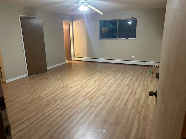 $710 / 1br - 530ft2 - Spacious Studio w/ heat/water/hot water FREE (2659/2661 Vera Ave) (golf manor)63974471129474122