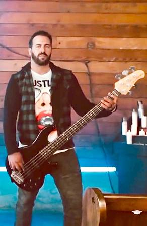 Pro Bassist available for right project63893600864258120