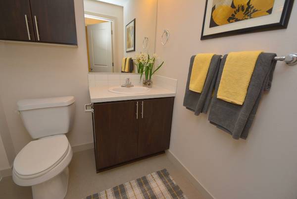 Estudio de lujo de $1,295 con estilo y elegancia @ B Street! (NE Portland, E Burnside, Laurelhurst, Kerns)63914740125954124