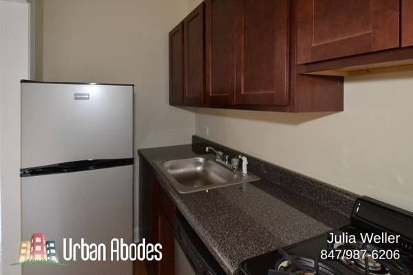 $1,525 / 400ft2 - $300 OFF FIRST MONTH'S RENT! Incredible Studio, 1 Bath in Gold Coast (Gold Coast)64041475663875122
