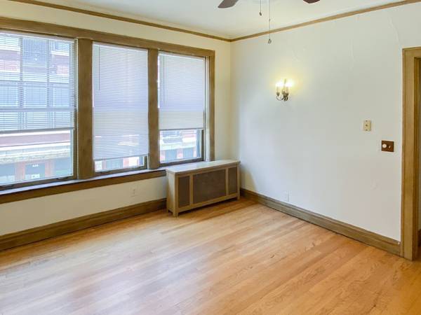 $1,850 / 1br - Spacious, Charming 1-Bed w/ Dishwasher + FREE HEAT & GAS! (Lakeview)63959879605891120